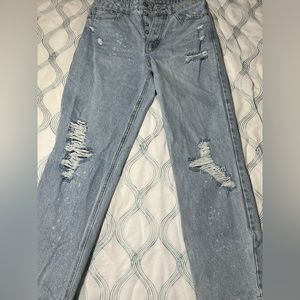 High waisted, boyfriend cut women’s brand no boundaries bluejeans